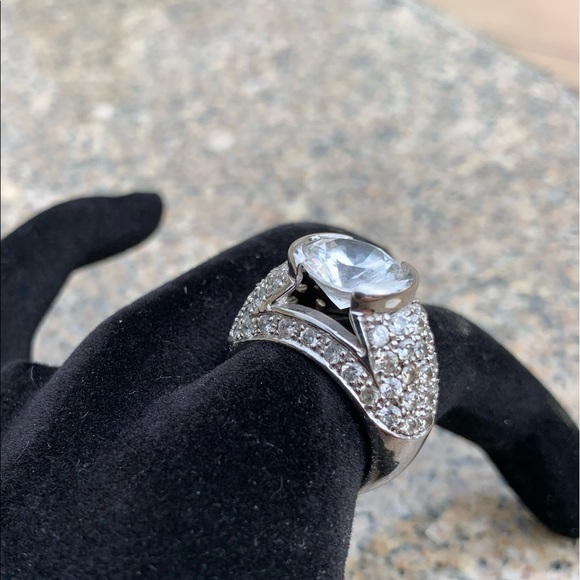 NEW NBW Victoria Wieck Sterling Silver Ring. - Picture 2 of 2